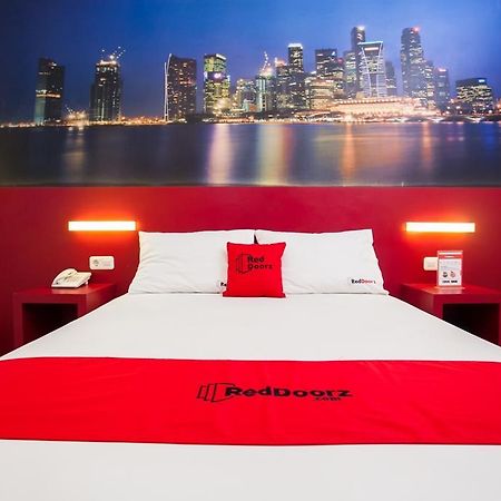 Hotel Reddoorz Near Hawaii Water Park Malang Esterno foto