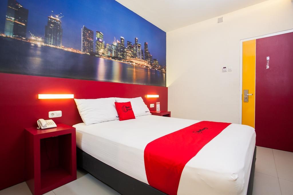 Hotel Reddoorz Near Hawaii Water Park Malang Esterno foto